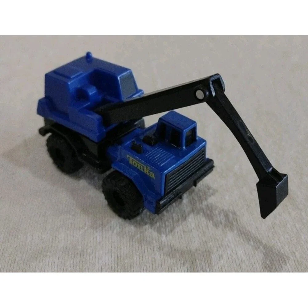 Vintage Tonka 1992 Blue Construction Tractor Truck Die Cast Model Plastic Metal